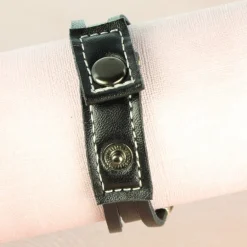 Palais du Rosaire Bracelet de Saint Benoît lumineux en similicuir et métal^ Bracelet Fantaisie