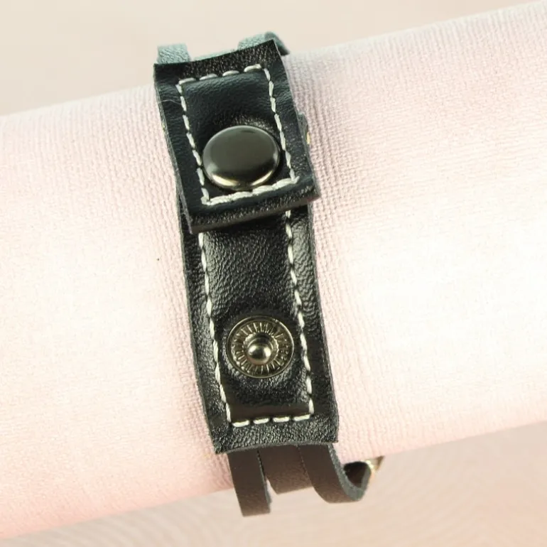Palais du Rosaire Bracelet de Saint Benoît lumineux en similicuir et métal^ Bracelet Fantaisie