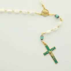 Palais du Rosaire Chapelet Doré avec grains en Nacre et croix colorée^ Communion | Chapelet De Communion