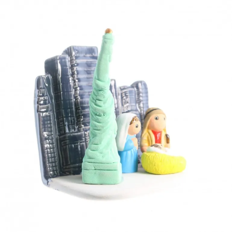 Palais du Rosaire Crèche New York en céramique 8x7cm^ Crèche