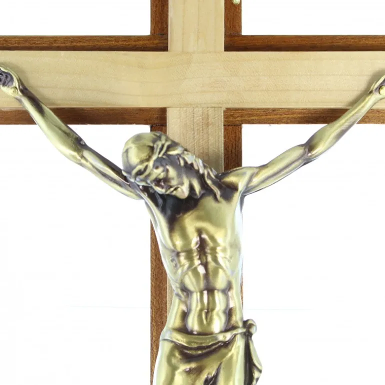 Palais du Rosaire Croix en bois bi-colore avec Christ couleur bronze 45cm^ Crucifix Bois | Crucifix Métal