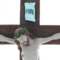 Palais du Rosaire Crucifix à suspendre de 40 cm en résine colorée^ Croix Religieuse
