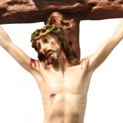 Palais du Rosaire Crucifix effet bois brut avec Christ en résine colorée 61 cm^ Crucifix Résine | Crucifix Bois