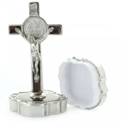 Palais du Rosaire Crucifix Saint Benoit sur socle avec médaille argenté^ Crucifix Métal