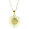 Palais du Rosaire Parure avec pendentif coeur nacré et médaille de Saint Benoît dorée 20mm^ Collier Fantaisie