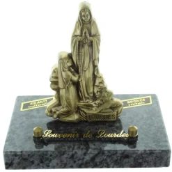 Palais du Rosaire Plaque Funéraire en Granit avec une statue de l'Apparition de Lourdes en bronze 14x9cm^ Plaque Funéraire | Statue Funéraire