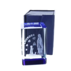 Palais du Rosaire Verre gravé laser 3D reflets bleus Apparition de Lourdes et coeurs 6 cm^ Verre Gravé
